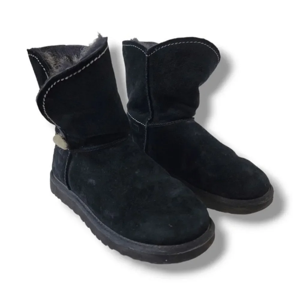UGG Womens Meadow Short Suede Fur Lined Boots in Black Size 7